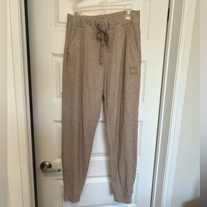 Alo Yoga Muse Sweatpant